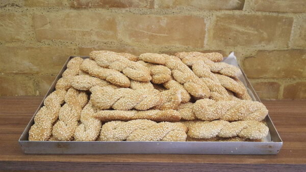 Bakery pan with Greek ’tahinokouloura’